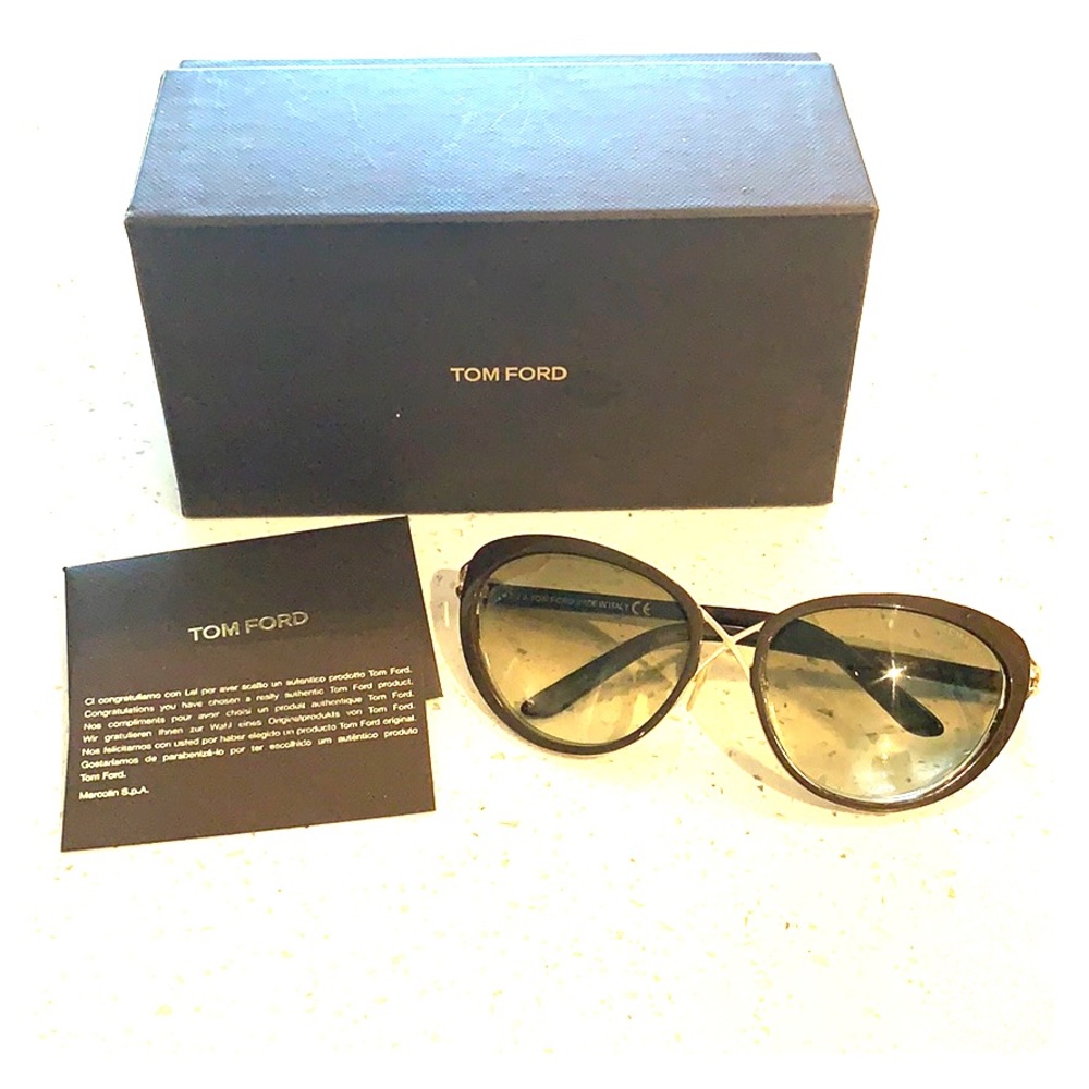 Authentic Tom Ford Daria Sunglasses with box.